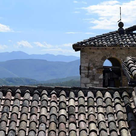 Appartamento Castello Di Cammoro Sellano Extérieur photo