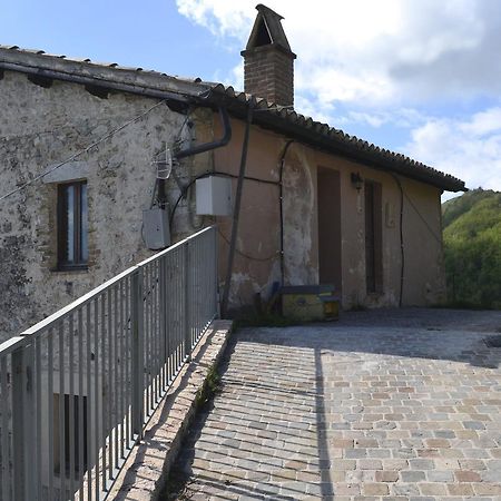 Appartamento Castello Di Cammoro Sellano Extérieur photo