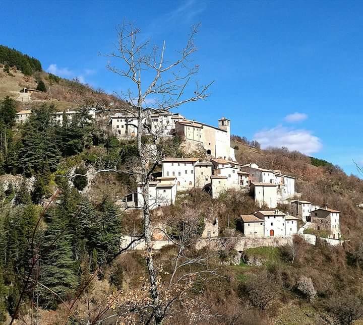 Appartamento Castello Di Cammoro Sellano Extérieur photo