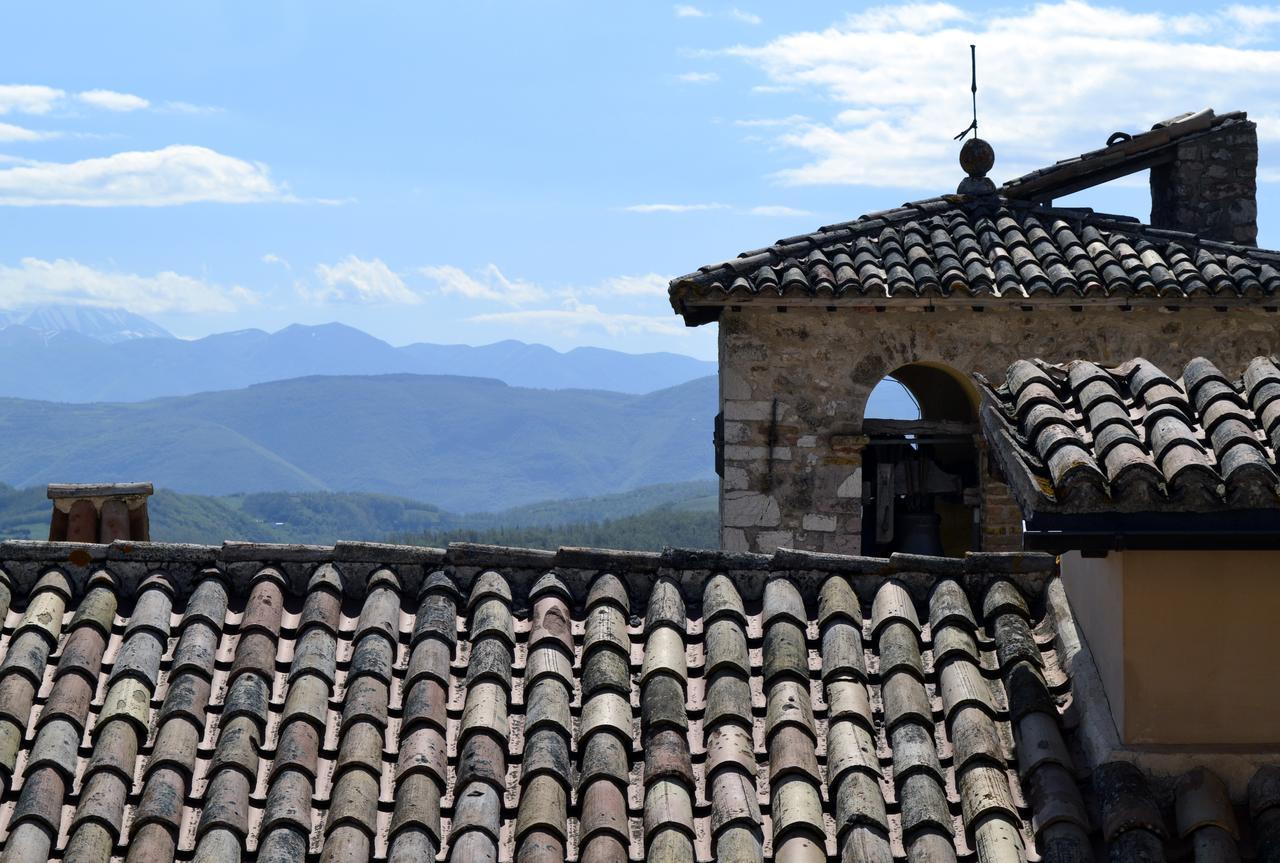 Appartamento Castello Di Cammoro Sellano Extérieur photo