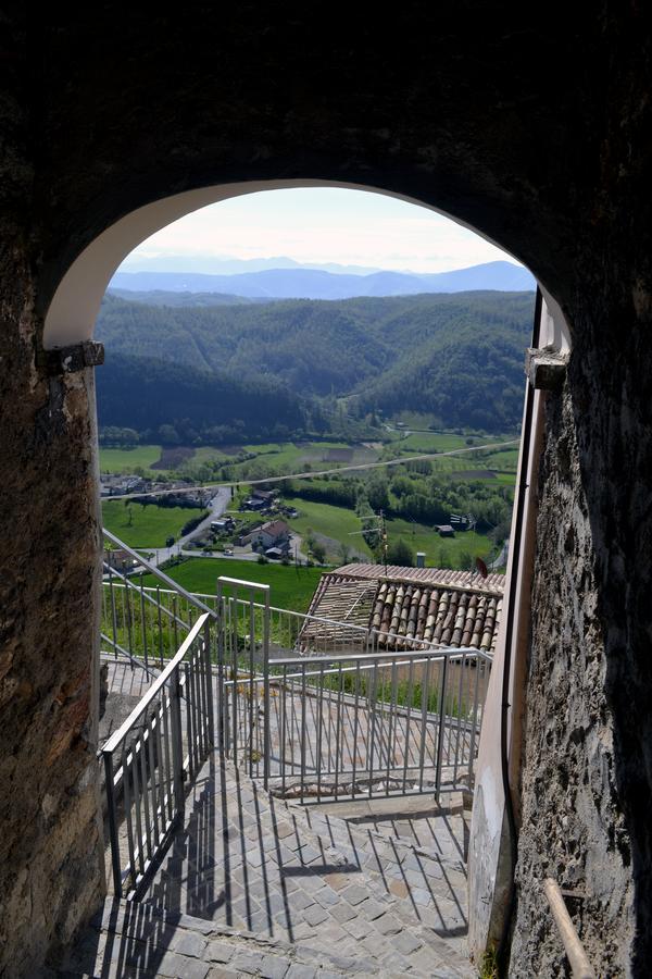 Appartamento Castello Di Cammoro Sellano Extérieur photo