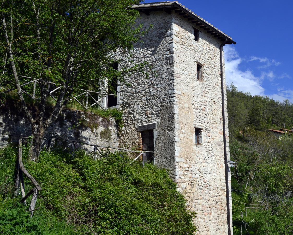 Appartamento Castello Di Cammoro Sellano Extérieur photo